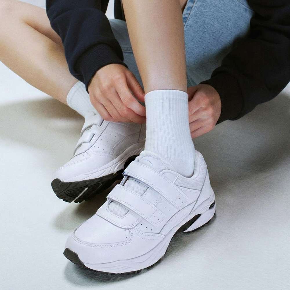 Amaze Unisex Casual Sneaker - White