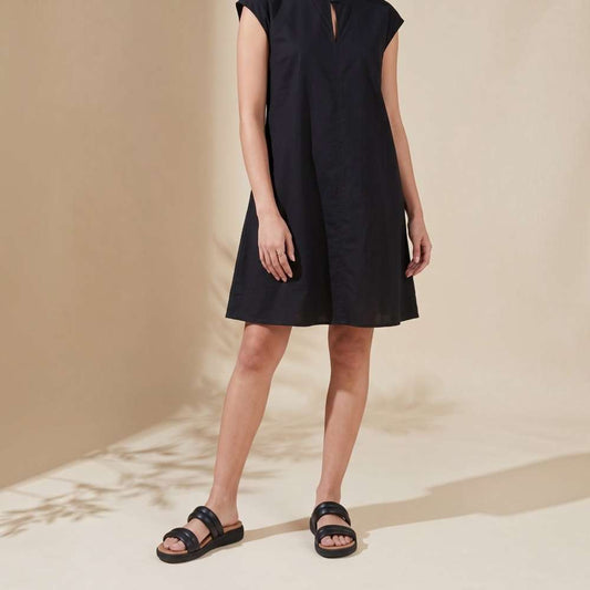 Lifestyle image for Bonny Slide - Black