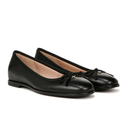 Essential Flat - Black Leather