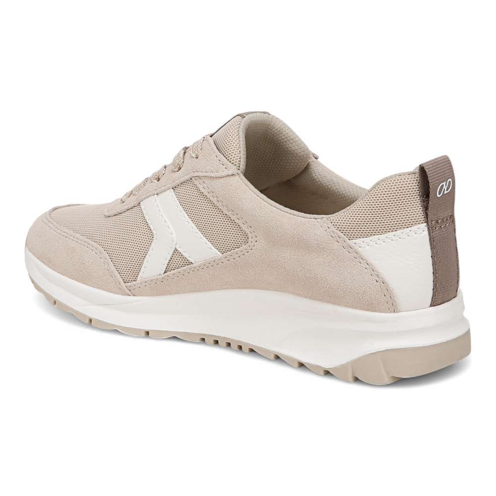 Shay Jogger Lace-Up Sneaker - White/Beige